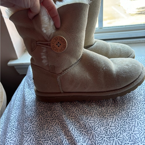 Original Ugg Australia size 5 gently used but in excellent condition - Picture 3 of 6
